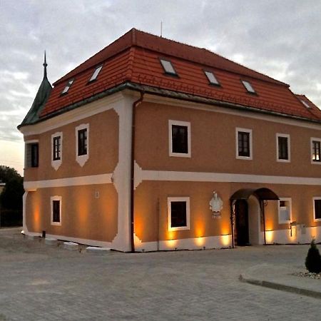 Kastiel Ottlyk Hotel Bánovce nad Bebravou Zewnętrze zdjęcie